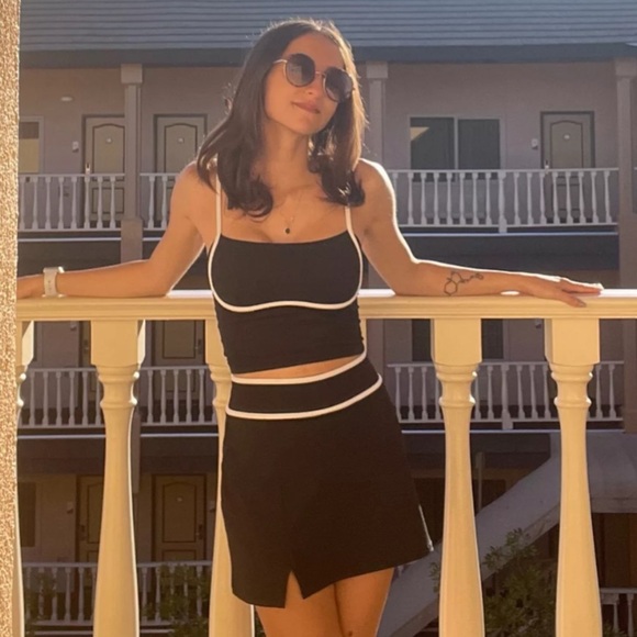 Hollister Gilly Hicks Black and White Skort - NWT - Picture 2 of 7